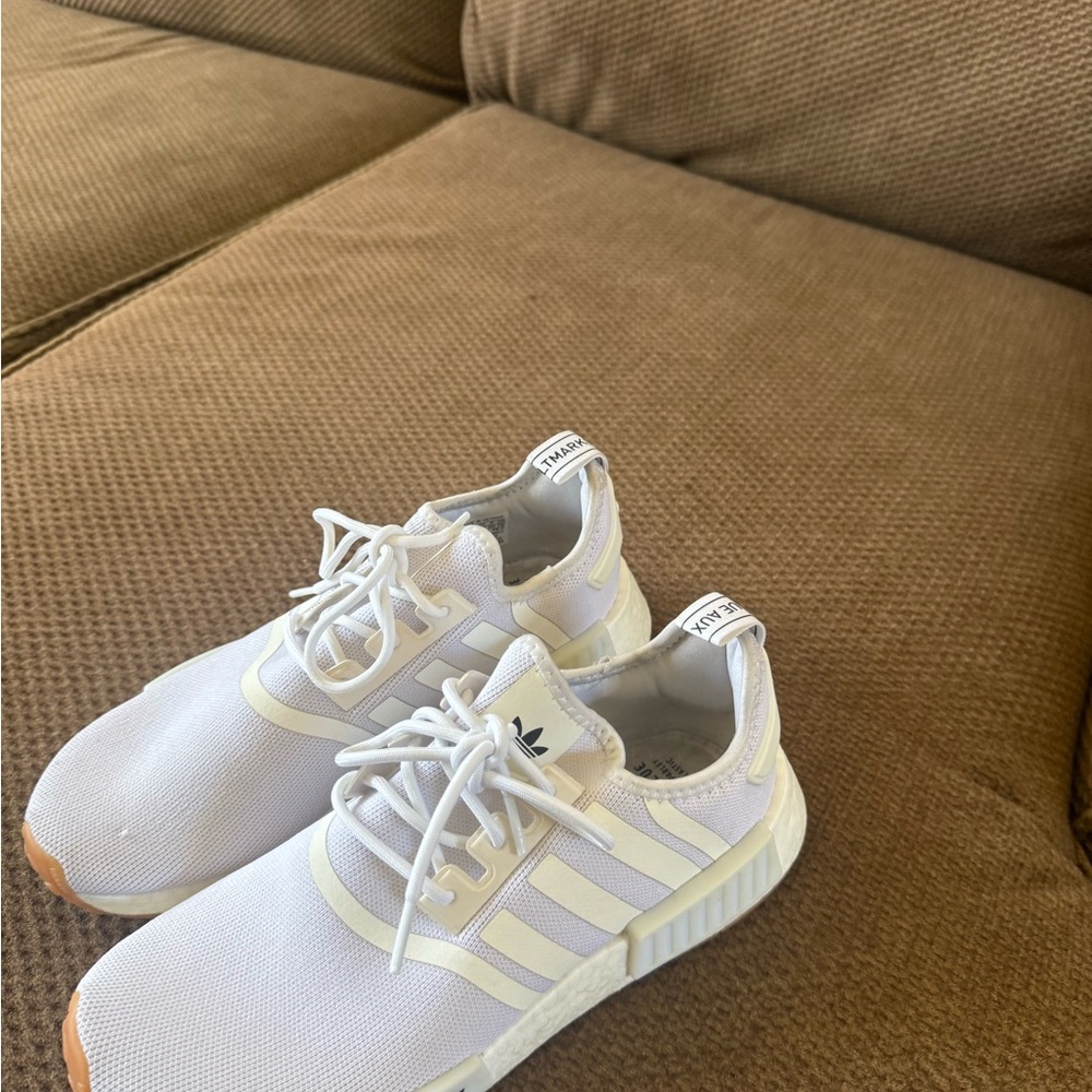 Adidas White Sneakers Breathable Mesh Design